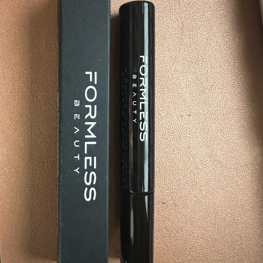 Formless Beauty by Jenny McCarthy ELEVATED Toxic Free Vegan Black Mascara
